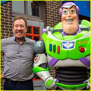 The Voice of Buzz Lightyear Had a ‘Toy Story’ Reunion at Disney World ...