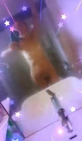 Une Milf Joue Avec Son Corps Xhamster