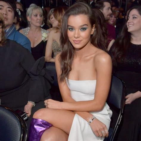 Hailee Steinfeld Hot Latest Hd Photos Pics In Short Cloths Artofit
