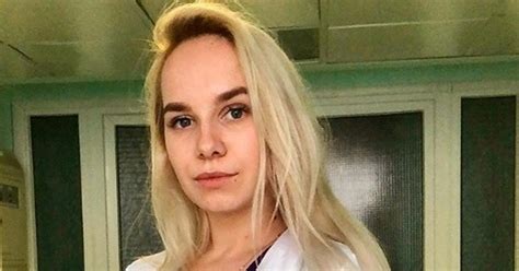 Mir La Nueva Chica Del Clima Rusa Era Una Enfermera Que Trabajaba En Bikini