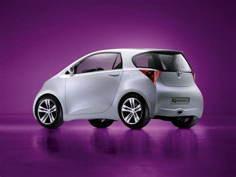 Fastest Cars Reviews: Toyota IQ Car Pictures