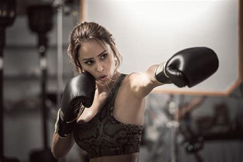 Jaw Breaking Left Straight Porn Pic