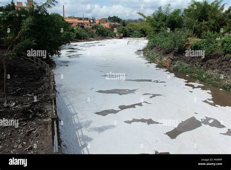 Rio Poluido Tiete - SALTO, SP – 10.09.2015: RIO TIETE EM SALTO – Fotos do poluído rio Tietê ...