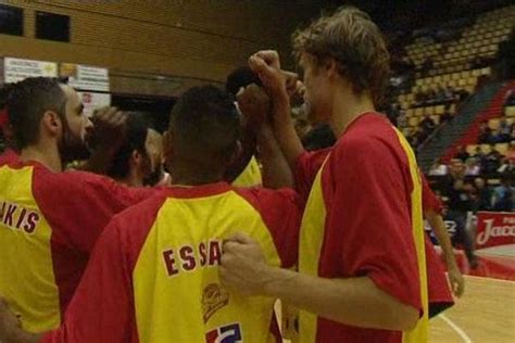 Pro B Vichy Clermont Signe Sa Premi Re Victoire Face Au Basket Club D