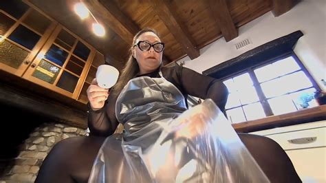 Kitchen Bucket Talk Vr Porn Video Vrporn