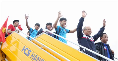 Vietjet không xin phép biểu diễn bikini trên chuyến bay đón U Tuổi Trẻ Online