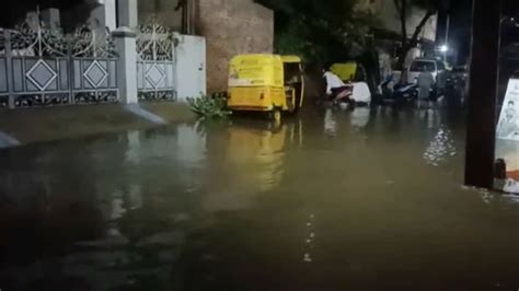 Heavy Rain Causes Waterlogging In Parts Of Tamil Nadu Kerala