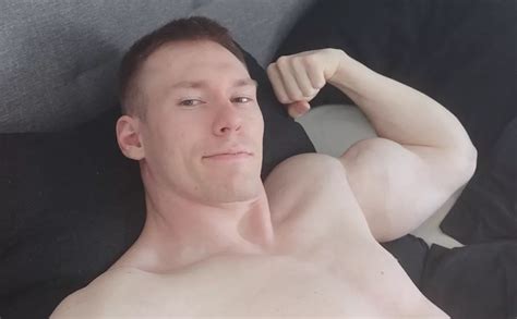 Selfie In Bed Nudes GaySelfies NUDE PICS ORG