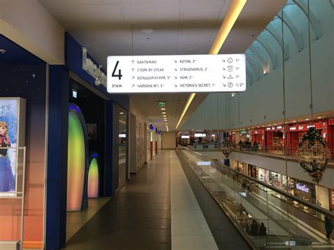 Галерея спб метро