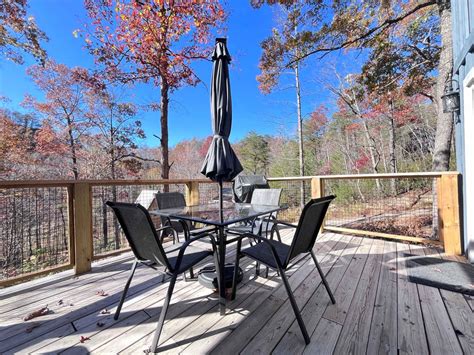 The Hummingbird Hot Tub Pet Friendly Powell County RRG Getaways