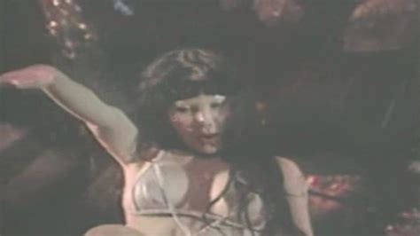 Lyn May nude pics página 1