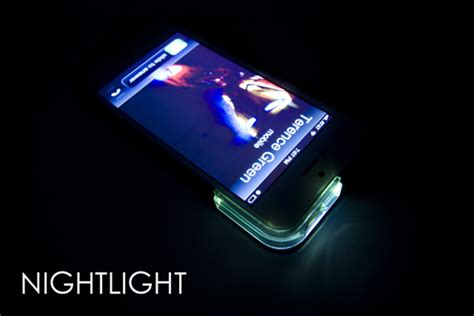 This iPhone 5 Case Turns The Camera Flash Into A Bright Notification ...