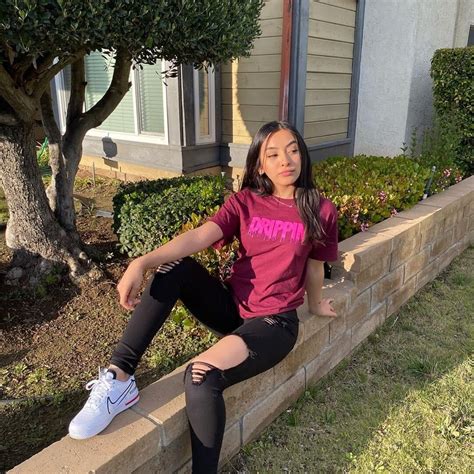 Neon Pink Drippin V3 Maroon Tee Cute Latina Girl Cute Simple