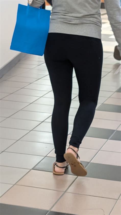 This Wonderful Mom Literally Showed Me Her Ass By Bending Over In Front Of Me In Black Legging