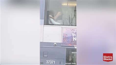 Skaml St Par Fanget Havde Sex I Bus Foran Skole Ekstra Bladet