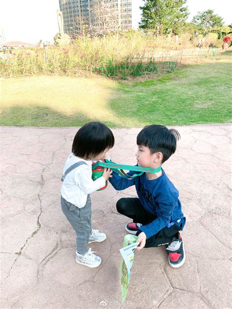 Sau 4 năm gia đình hot nhất MXH Trung Quốc một lần nữa khiến dân tình cảm thán Sao ai cũng đẹp