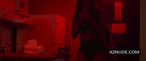 Elizabeth Foxx Nude Aznude