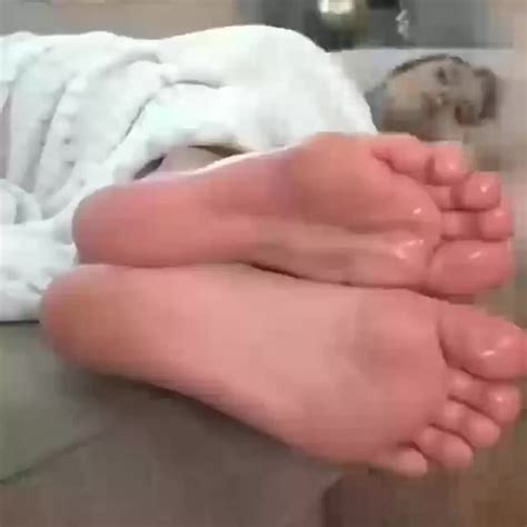 Lesbian Sleeping Feet Licking ThisVid
