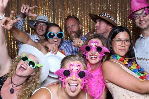 Snaps Of Harmony Photobooth Photobooths Niagara Falls Weddingwire Ca