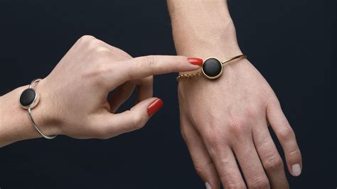 Des comptes fisha pour humilier les filles un revenge porn version ado qui inquiète RTBF Actus