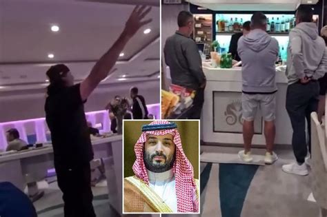 Hot Lap Dancer Got Her Kit Off At The Open And Planted A Kiss On Golf Hero Tiger Woods Daily Star