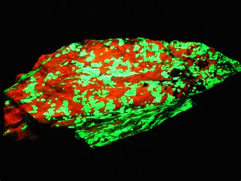fluorescent nj  large tan willemite troostite  calcite