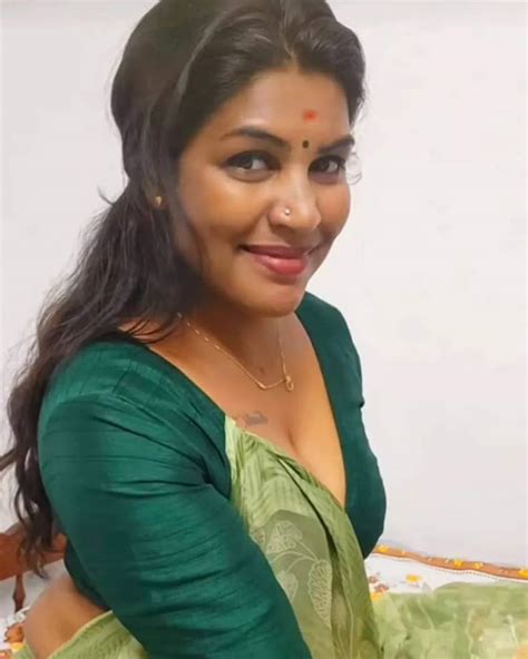 Pin By Nevermind On Social Media Queens Hot And Cute Beautiful Women Naturally Beautiful