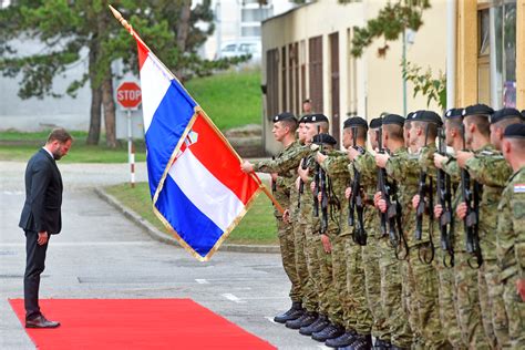 Croatian Army: 18th generation of cadets take oath | Croatia Week