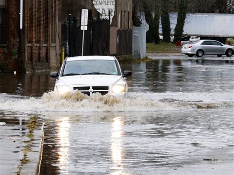 Major cleanup underway after storm batters northeastern U.S. | Toronto Sun