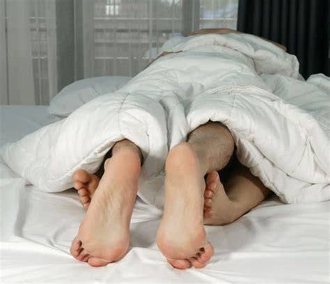 Naked Woman Under A Blanket 51 Photos Porn Photo