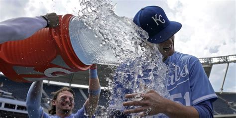 Brady Singer tosses eight scoreless as Royals sweep Mets