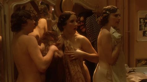 Mrs Henderson Presents Nude Pics Page