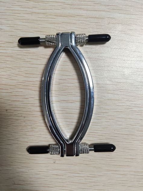 Adjustable Pussy Clamp Sq Smtaste