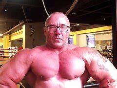 Mature Muscledaddy Flexes Video 3 ThisVid