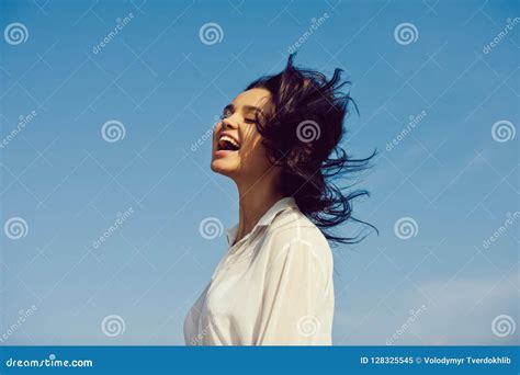 Woman With Brunette Hair And Fresh Makeup Stock Image Image Of Fashion Happy 128325545