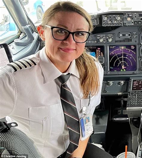 Female Pilot Sues Southwest Airlines After Colleague Dead Bolted