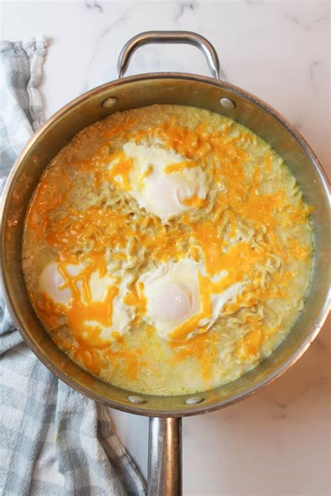 Ramen with Egg and Cheese - BeeyondCereal