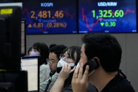 Asian Stocks Mixed After Wall Street Falls China Retail Slows The Asahi Shimbun Breaking