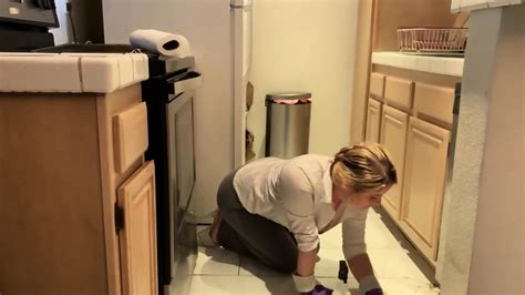 Stepmom Is Horny And Stuck In The Oven 2