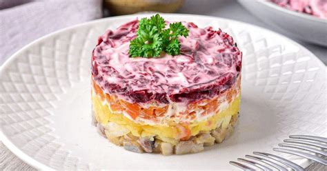 Шуба по-новому – як приготувати – рецепти салатів з буряка | Кулінарія ...