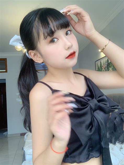 Đáng yêu muốn xỉu trước loạt ảnh đời thường của hot teen Gen Z thành phố hoa Đà Lạt