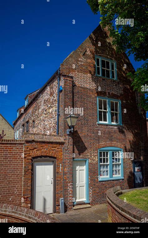 English Heritage Row Houses Great Yarmouth Hi Res Stock Photography And
