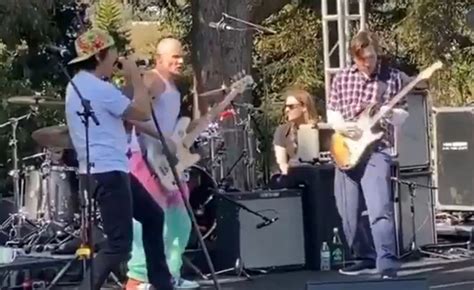 John Frusciante actúa con Red Hot Chili Peppers por primera vez en 13 años Binaural