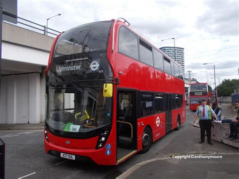 Sullivan Buses E73 Operating Garage SM South Mimms Jimster1501