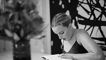 Amber Moore S Erotic Book Made Charlie Forde Masturbate Her Cunt Xvideos