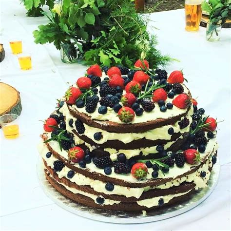 Svatebn Lesn Naked Dort S Erstv M Ovocem A Rozmar Nem