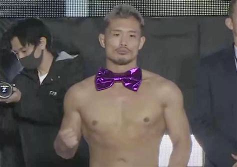 MMA Fighter Shows Ebanie Bridges How It S Done With Fully Naked Weigh In Daily Star