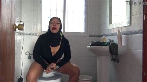 Turkish Bisexual Milf Pissing From Her Hairy Pussy SEXTVX