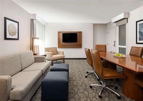 EMBASSY SUITES BY HILTON PORTLAND AIRPORT, PORTLAND