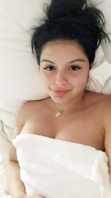 Ariel Winter Hot Selfie In Bed Hot Celebs Home